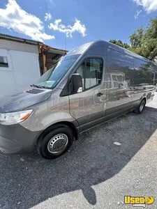 LOW MILES! 2021 Mercedes Sprinter 4500 Catering Food Truck Mobile Food Unit for Sale in Tennessee!
