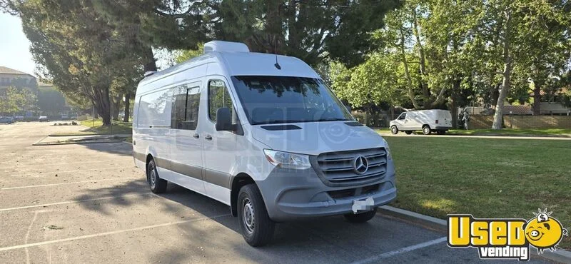 2021 Sprinter High Roof Extended W/170 Mobile Hair & Nail Salon Truck California Diesel Engine for Sale
