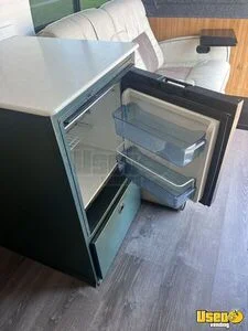2021 Sprinter High Roof Extended W/170 Mobile Hair & Nail Salon Truck Toilet California Diesel Engine for Sale
