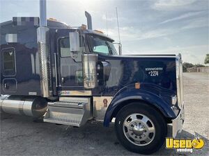 2021 W900 Kenworth Semi Truck Double Bunk Texas for Sale