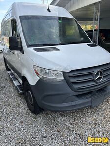2022 2500 Mobile Pet Grooming Truck Pet Care / Veterinary Truck Florida Diesel Engine for Sale