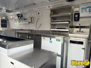 2022 4500 Extended Cargo 170in Wb Ice Cream Truck Hand-washing Sink New Hampshire Diesel Engine for Sale
