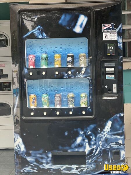 2022 721 V21 Black Ice W/credit Card Reader Vendo Soda Machine Florida for Sale