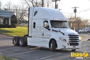 2022 Cascadia Freightliner Semi Truck Double Bunk Pennsylvania for Sale