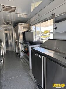2022 Commercial Chassis Coffee & Beverage Truck Diamond Plated Aluminum Flooring Florida Gas Engine for Sale
