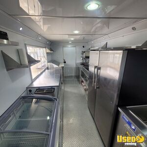 2022 Commercial Chassis Ice Cream Truck Concession Window Florida Gas Engine for Sale