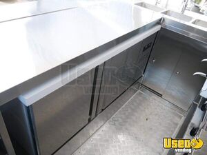 2022 Curved Kitchen Trailer Kitchen Food Trailer Diamond Plated Aluminum Flooring New Jersey for Sale