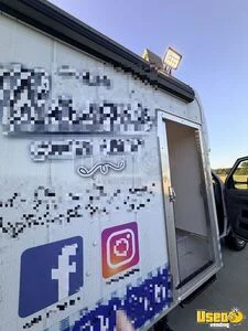 2022 E-450 Ice Cream Truck Diamond Plated Aluminum Flooring North Carolina Gas Engine for Sale