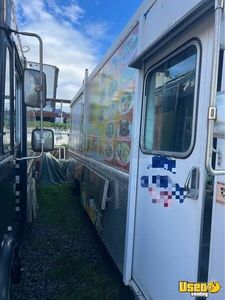 2022 Food Truck All-purpose Food Truck Diamond Plated Aluminum Flooring California Diesel Engine for Sale