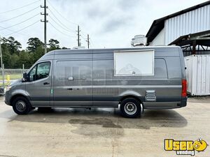 Low Mileage - 2022 Mercedes-Benz Sprinter All-Purpose Food Van for Sale in Texas!