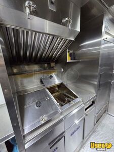 2022 Ford F59 Freightliner All-purpose Food Truck Surveillance Cameras California Diesel Engine for Sale