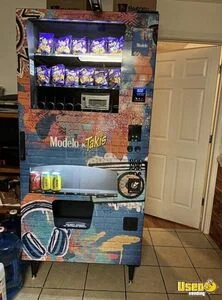 2022 FUTURA 3589 Modelo Graphics Wrapped Snack and Drink Combo Vending Machine For Sale in Tennessee!