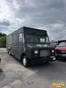 2022 Morgan Olson Lunch Wagon All-purpose Food Truck Prep Station Cooler Iowa Gas Engine for Sale