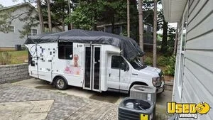 2022 Pet Stylist Elite Pet Care / Veterinary Truck Insulated Walls Georgia Gas Engine for Sale
