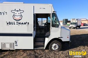 2022 Refrigerated Truck Catering Food Truck Floor Drains Texas Gas Engine for Sale