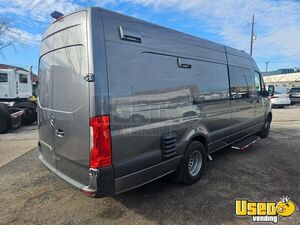 2022 Sprinter 4500 All-purpose Food Truck Stainless Steel Wall Covers Texas Diesel Engine for Sale