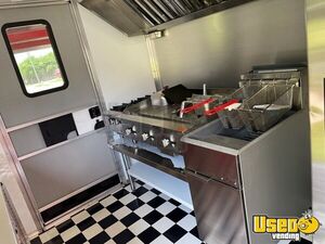 2022 V-series Barbecue Concession Trailer Barbecue Food Trailer Exterior Customer Counter Texas for Sale