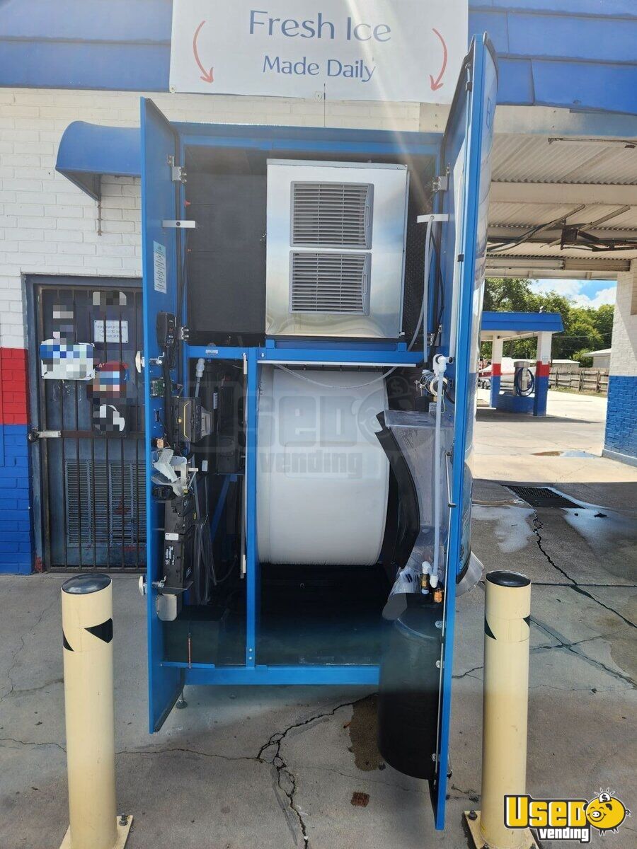 2022 Everest Ice VX3 Bagged Ice and Filtered Water Vending Machine For