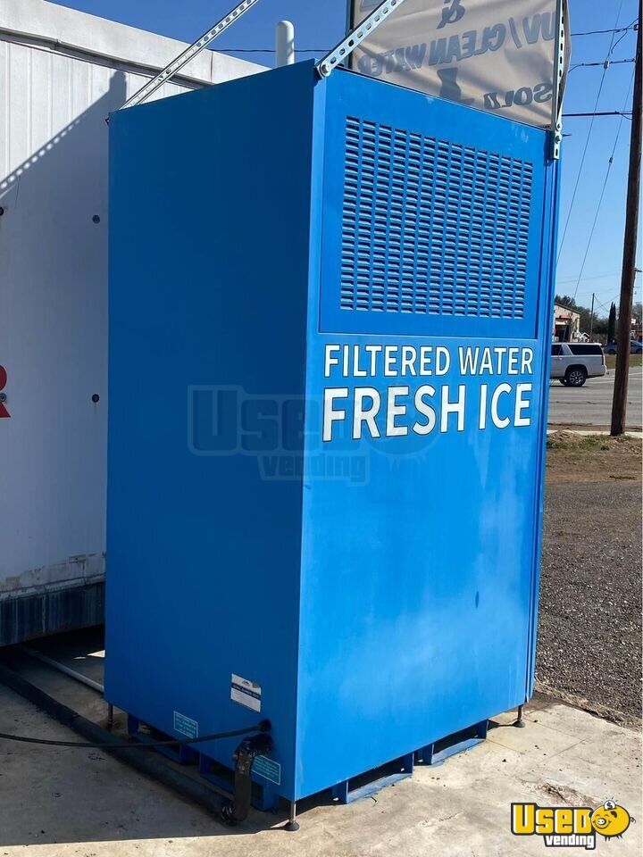 Everest Ice VX4 Bagged Ice and Filtered Water Station Vending Machine