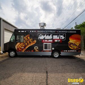 2023 Ford 26' Mobile Kitchen Food Truck w/ 2025 Kitchen Buildout + Fire System for Sale in Virginia!