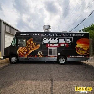 2023 Ford 26' Mobile Kitchen Food Truck w/ 2025 Kitchen Buildout + Fire System for Sale in Virginia!
