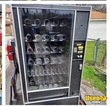 2023 Ap113 Automatic Products Snack Machine Illinois for Sale