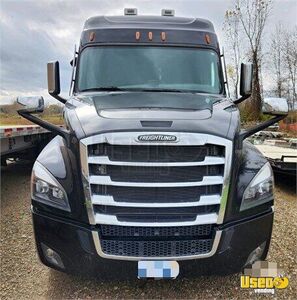 2023 Cascadia Freightliner Semi Truck Fridge Michigan for Sale