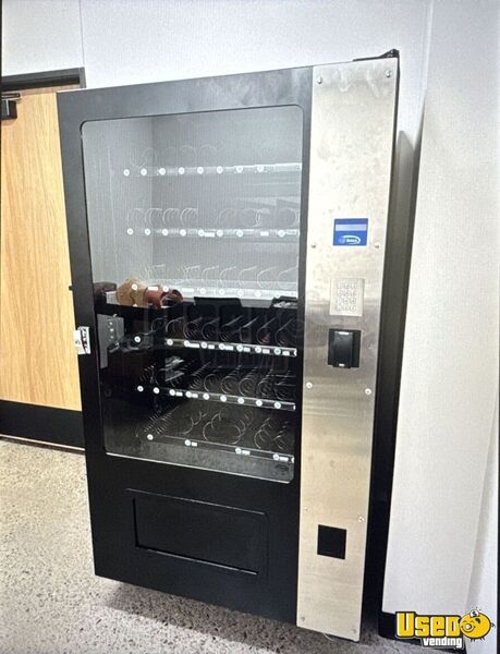 2023 Iq640 Seaga Snack Machine Texas for Sale