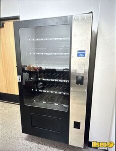 2023 Seaga IQ640 Glass Front Snack and Cookies Vending Machine For Sale in Texas!
