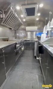 2023 Kitchen Food Trailer Concession Trailer Air Conditioning Florida Gas Engine for Sale