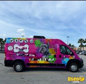 2023 Mobile Dog Grooming Pet Care / Veterinary Truck Interior Lighting Florida Gas Engine for Sale