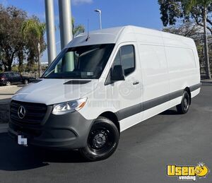 2023 Sprinter 170" Wb Mobile Hair & Nail Salon Truck Air Conditioning California Diesel Engine for Sale