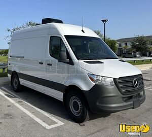 2023 Sprinter 2500 Pet Grooming Truck Pet Care / Veterinary Truck Florida Diesel Engine for Sale