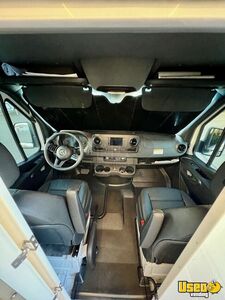 2023 Sprinter Pet Care / Veterinary Truck Interior Lighting Utah Diesel Engine for Sale