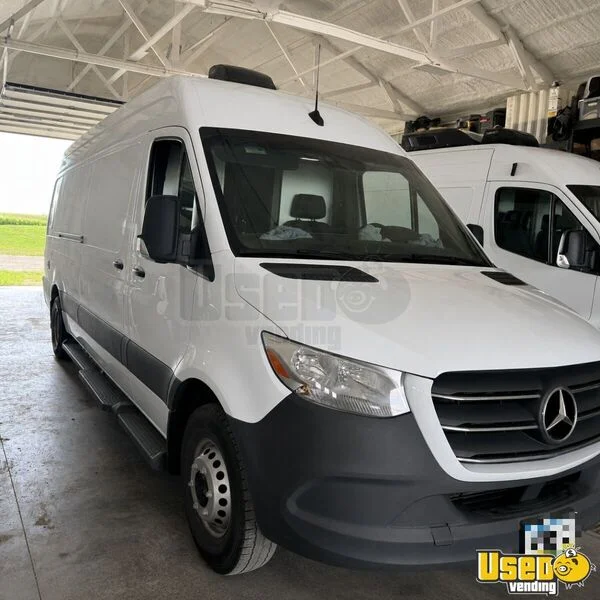 2023 Sprinter Pet Care / Veterinary Truck Iowa Diesel Engine for Sale