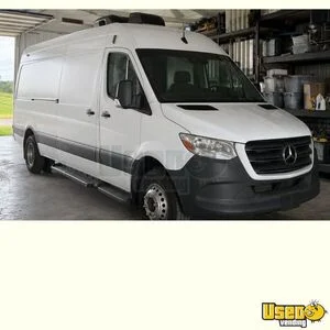 2023 Sprinter Pet Care / Veterinary Truck Stainless Steel Wall Covers Iowa Diesel Engine for Sale