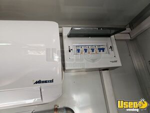 2023 Square Trailer Double Axil Kitchen Food Trailer Stovetop Florida for Sale