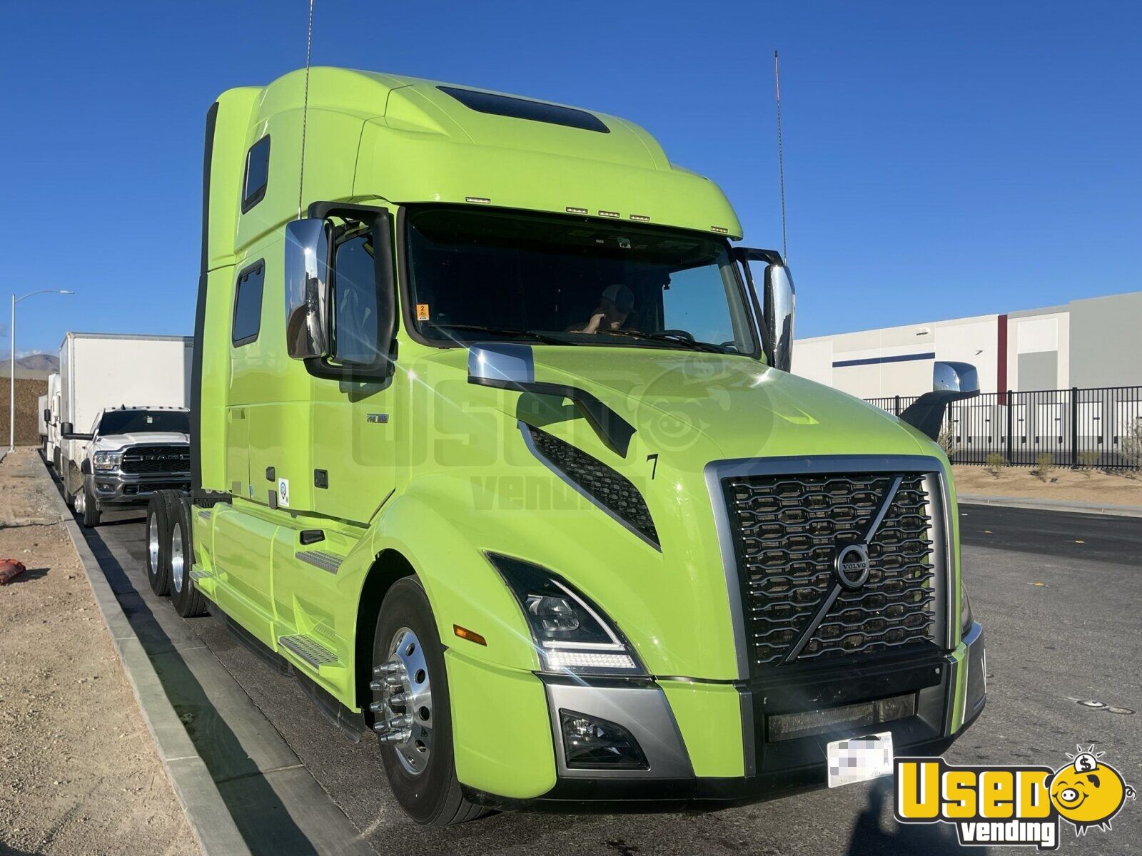 Ready to Work Volvo VNL 860 Sleeper Cab Semi Truck with Very Low Miles