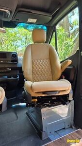 2024 2500 Mobile Hair & Nail Salon Truck Air Conditioning Georgia Diesel Engine for Sale
