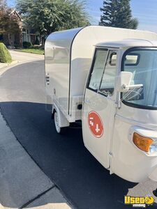 2024 3 Wheel Coffee & Beverage Truck Diesel Engine California Diesel Engine for Sale