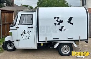 Eye-Catching 2024 Electric Mobile Coffee and Beverage Tricycle for Sale in Texas!