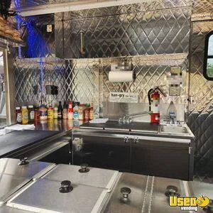 2024 Custom Designed Kitchen Food Trailer Fryer Texas Gas Engine for Sale