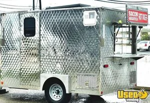 2024 Custom Designed Kitchen Food Trailer Stainless Steel Wall Covers Texas Gas Engine for Sale