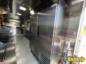 2024 Enclosed Trailer Kitchen Food Trailer Stovetop Texas for Sale
