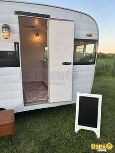 2024 Mid-sized Photo Booth Truck/trailer Spare Tire New York for Sale