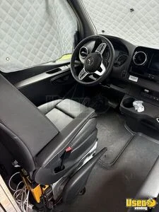 2024 Sprinter All-purpose Food Truck Diamond Plated Aluminum Flooring Wyoming Diesel Engine for Sale