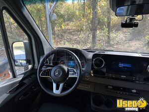 2024 Sprinter Mobile Hair & Nail Salon Truck Spare Tire North Carolina Diesel Engine for Sale