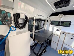 2024 Sprinter Pet Care / Veterinary Truck Solar Panels Georgia Diesel Engine for Sale