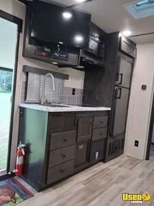 2024 Sv8313b.s 3-horse Lq Trailer Restroom Tennessee for Sale