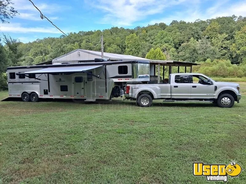 2024 Sv8313b.s 3-horse Lq Trailer Tennessee for Sale
